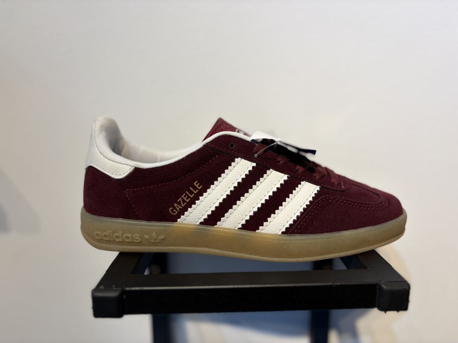 Tênis Adidas gazelle bordô