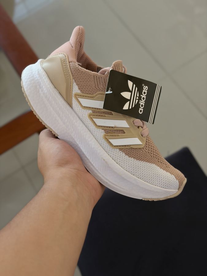 Tênis adidas Ultraboost Nude