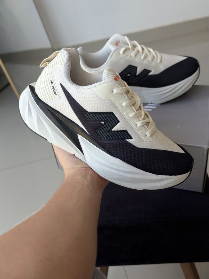 Tênis New Balance Rebel V5 White/Preto