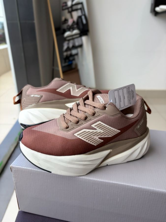 NB rebel v5 Taupe