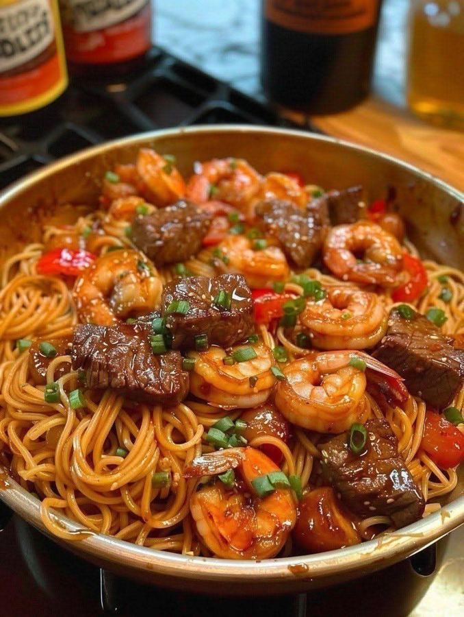 Macarrão Frito Especial M (2 Pessoas)